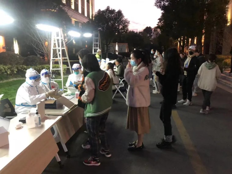 疫情再次來襲！獅城怡安迎難而上，守護家園，維“滬”平安